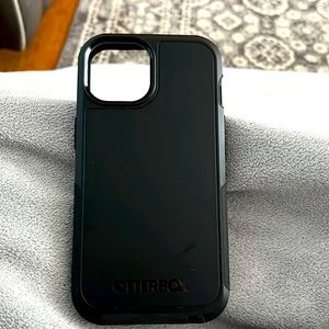 Otter box Defender Pro XT case for iPhone 13! Excellent condition